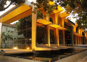 Concurso Tribunal de Contas: SAIU edital com 50 vagas e iniciais de R$ 9 MIL